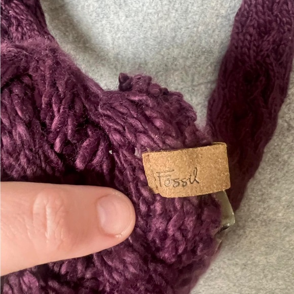 Fossil Woman One‎ Size Crochet Deep Purple Knit Scarf New - Picture 3 of 5